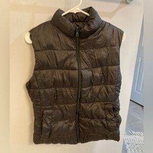 Love Me Now Black Puffer Vest with pockets lightweight size XL